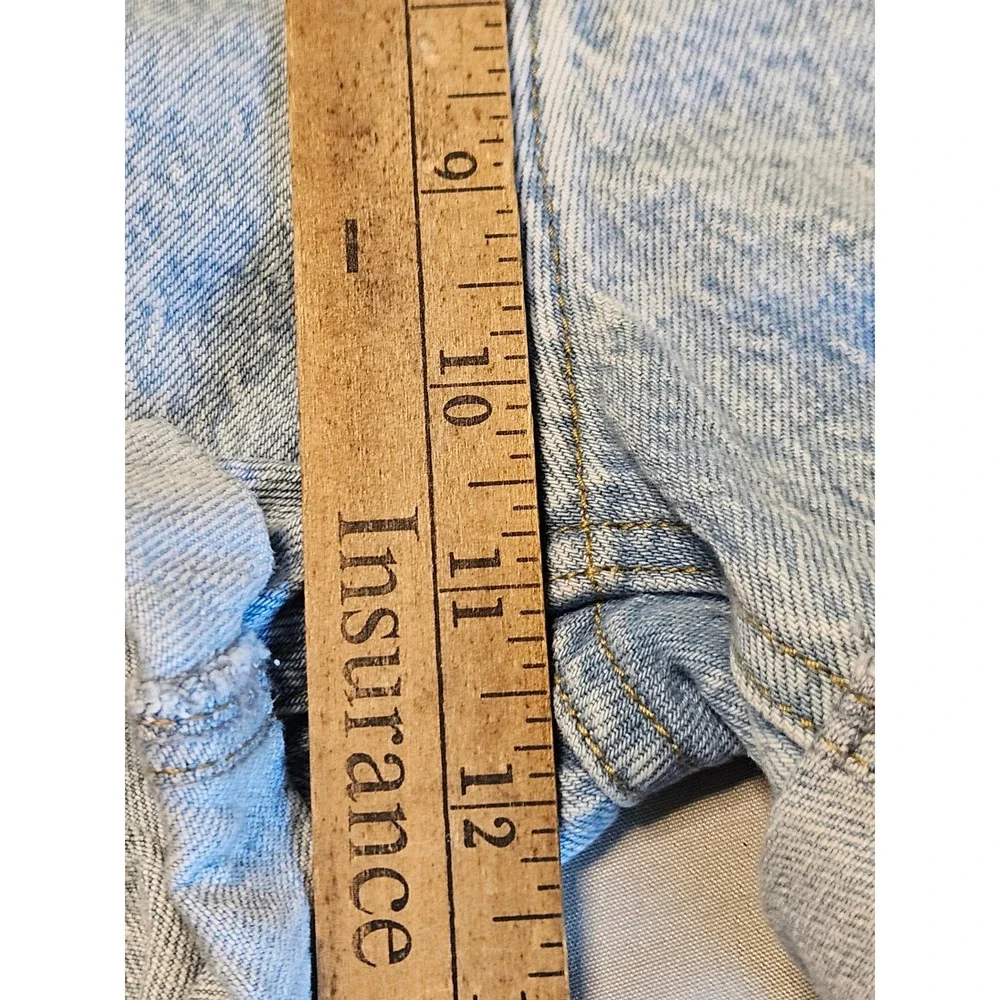 Abercrombie & Fitch Mom Short Womens 23 Light Blue Curve Love Acid Wash Cuffed